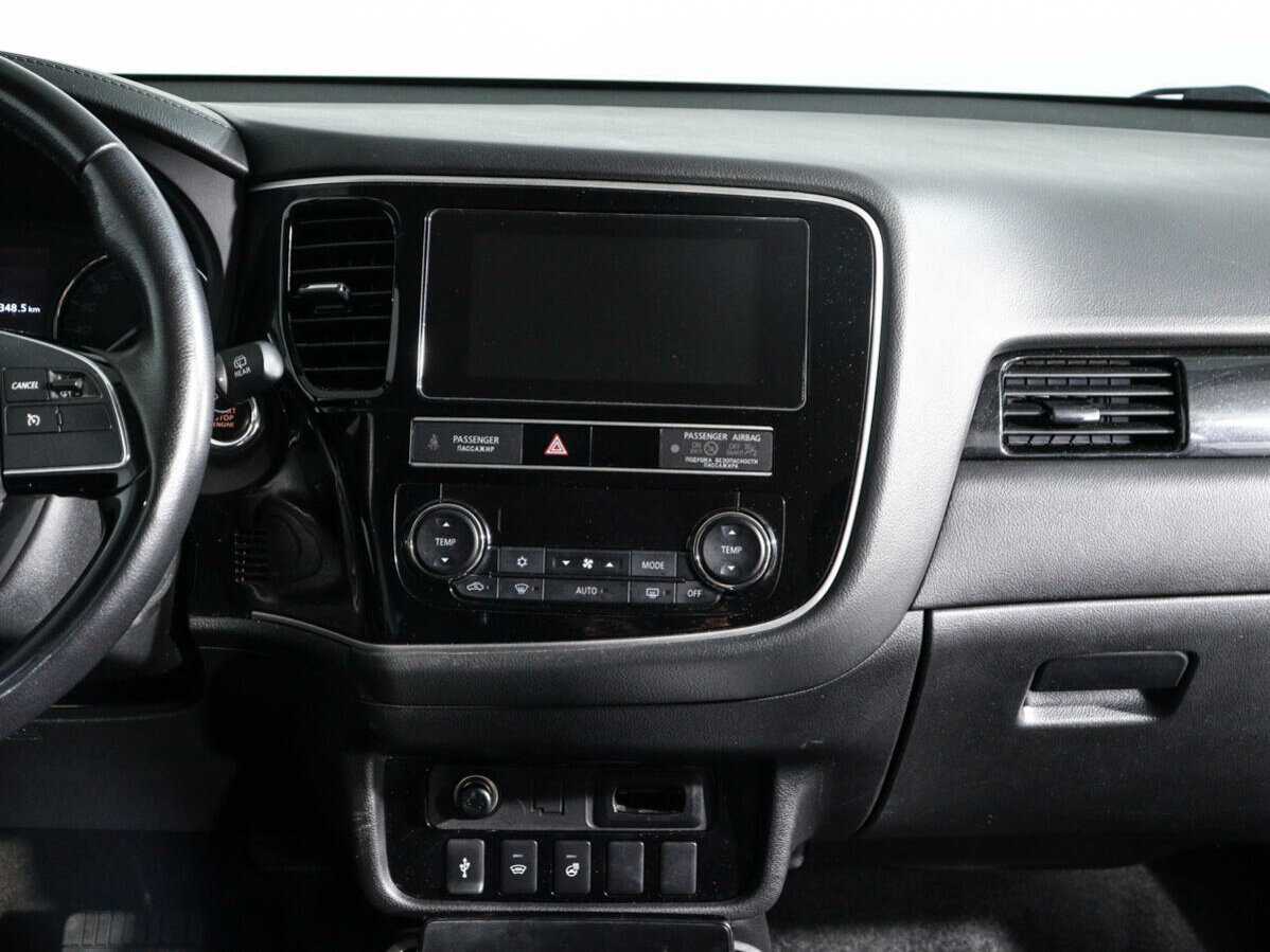 Купить Mitsubishi Outlander с пробегом. Фото: #12