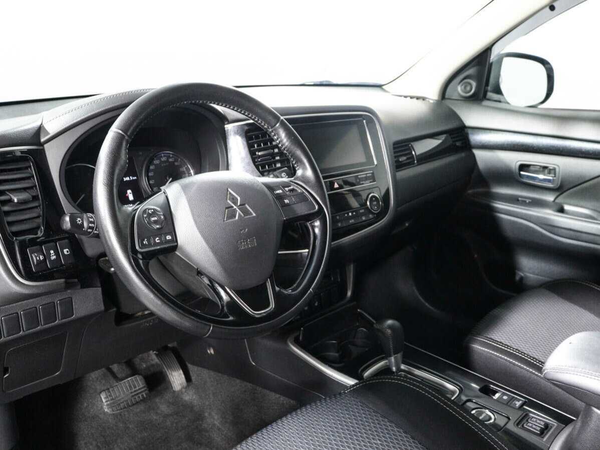 Купить Mitsubishi Outlander с пробегом. Фото: #13