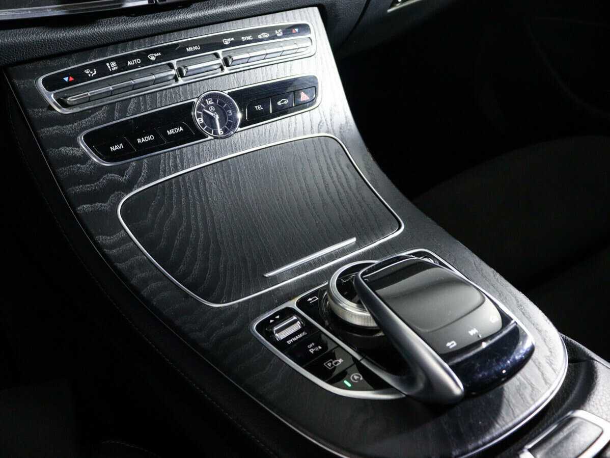 Купить Mercedes-Benz E-Класс с пробегом. Фото: #16