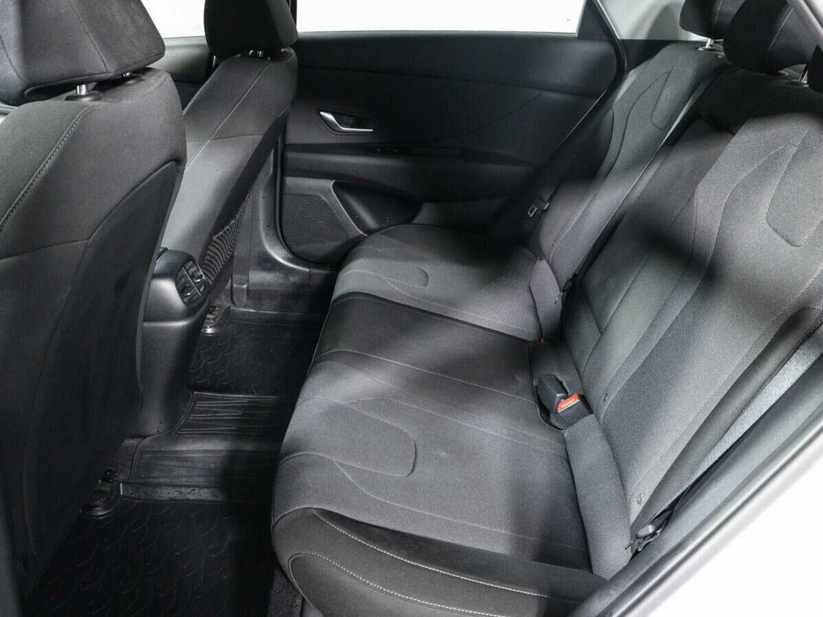 Купить Hyundai Elantra с пробегом. Фото: #9