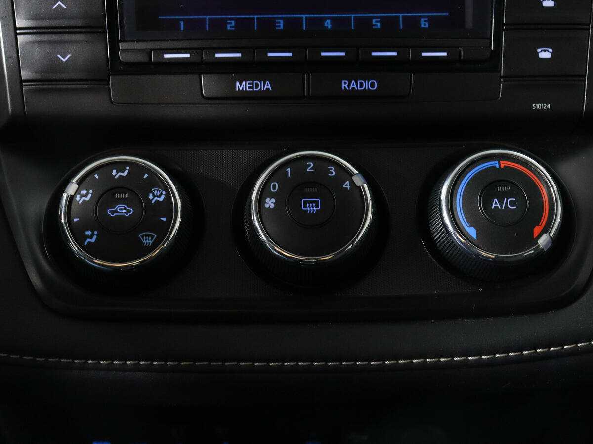 Купить Toyota RAV4 с пробегом. Фото: #14