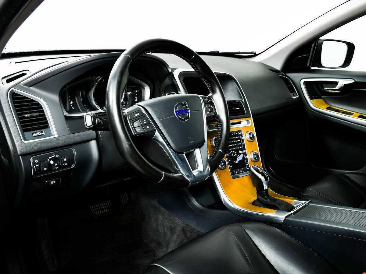 Купить Volvo XC60 с пробегом. Фото: #10