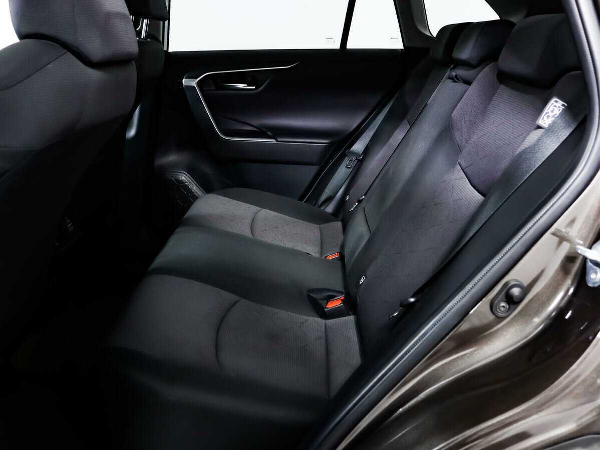 Купить Toyota RAV4 с пробегом. Фото: #11