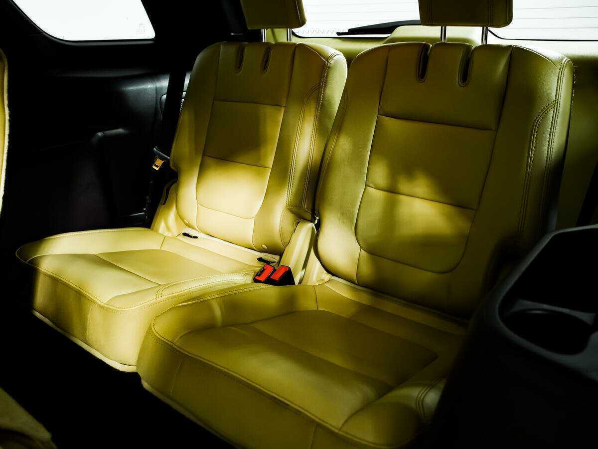 Купить Ford Explorer с пробегом. Фото: #13