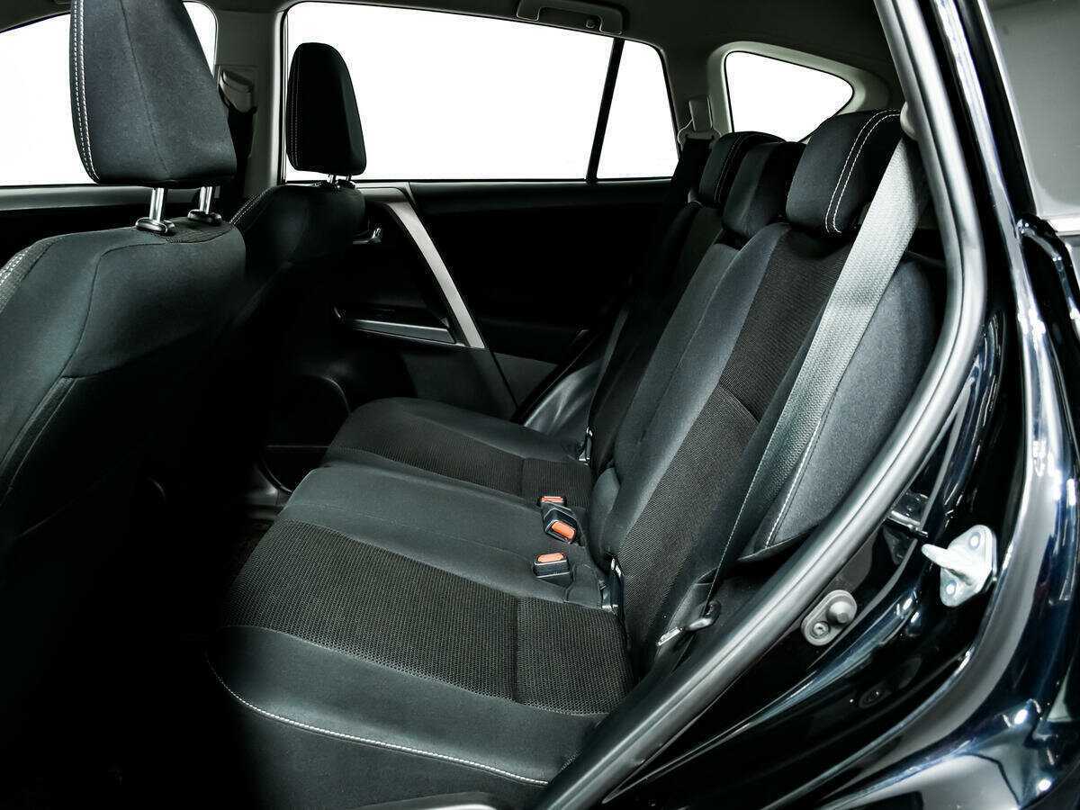 Купить Toyota RAV4 с пробегом. Фото: #11