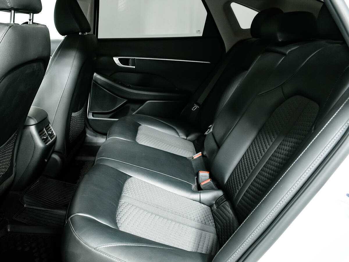 Купить Hyundai Sonata с пробегом. Фото: #11