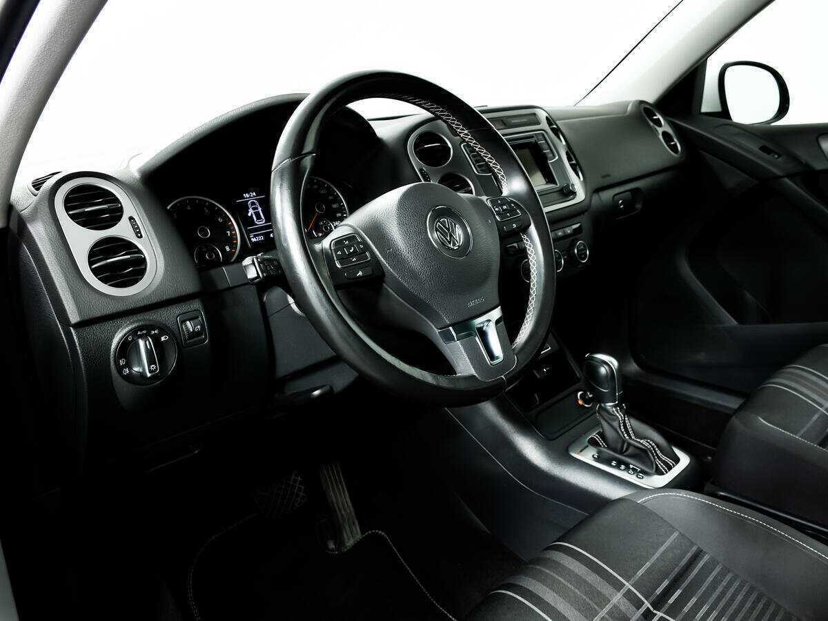 Купить Volkswagen Tiguan с пробегом. Фото: #12