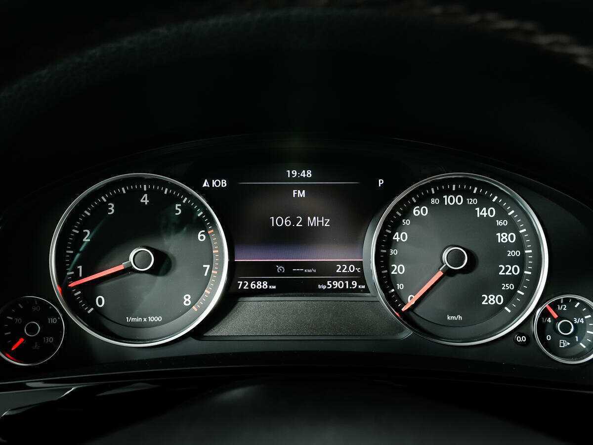 Купить Volkswagen Touareg с пробегом. Фото: #9