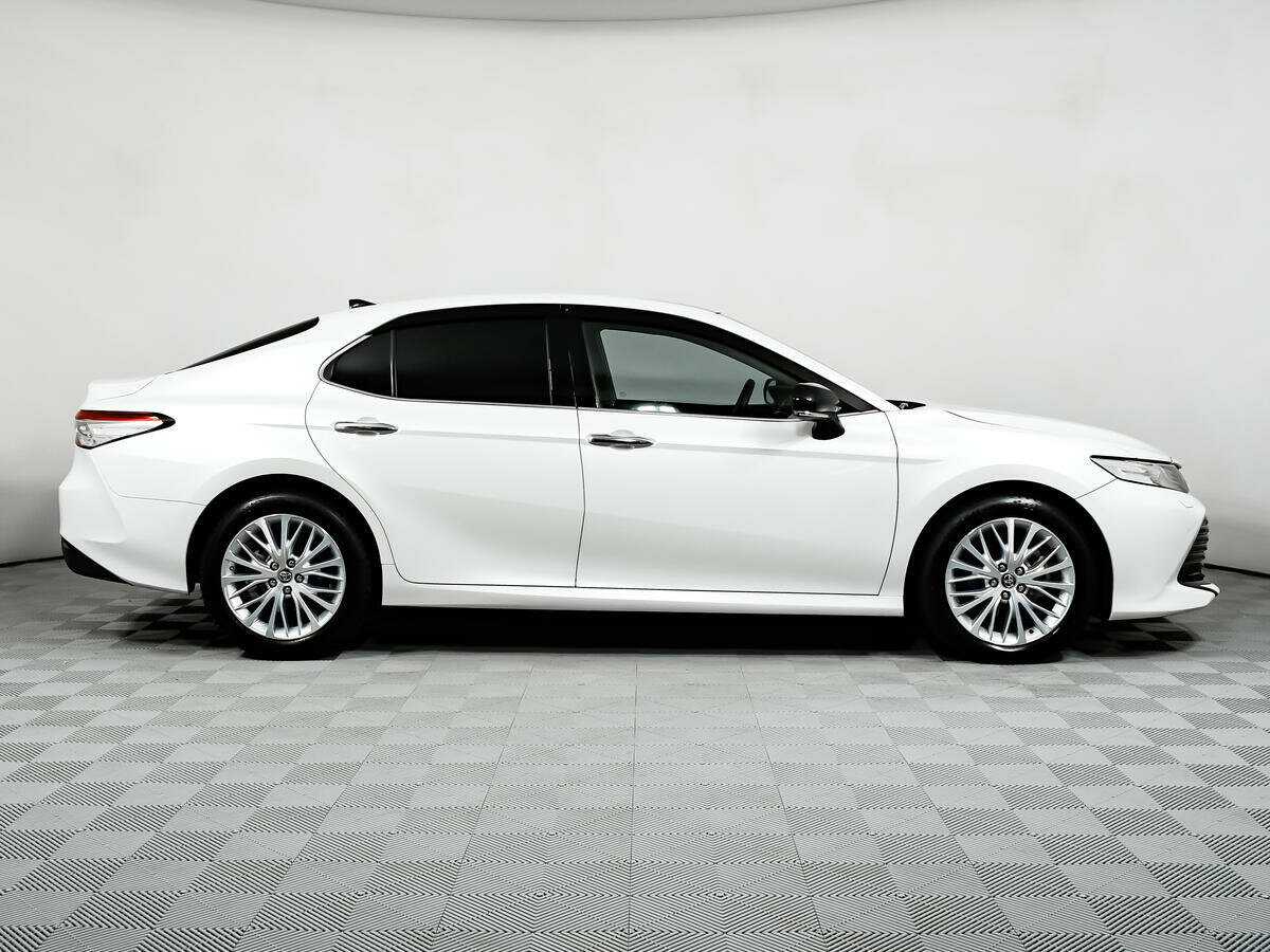 Купить Toyota Camry с пробегом. Фото: #3