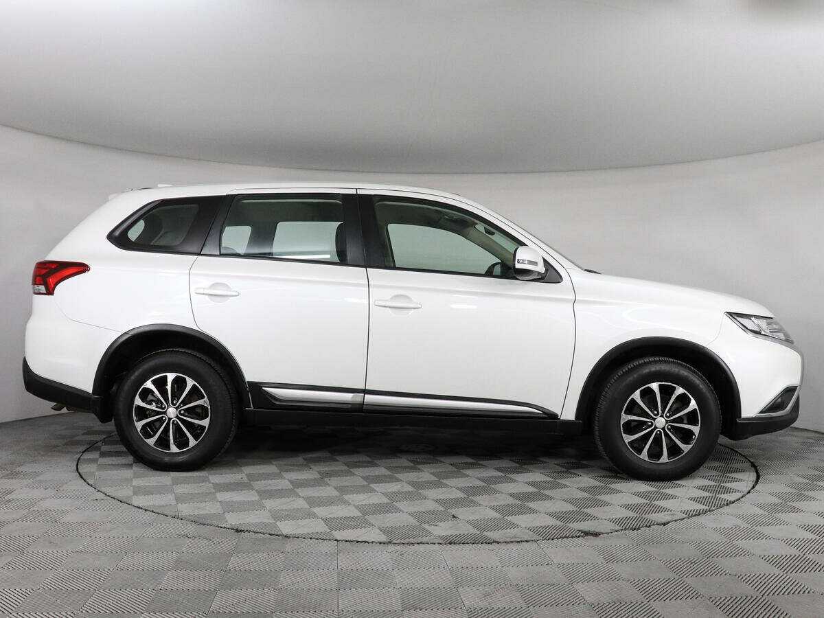 Купить Mitsubishi Outlander с пробегом. Фото: #3