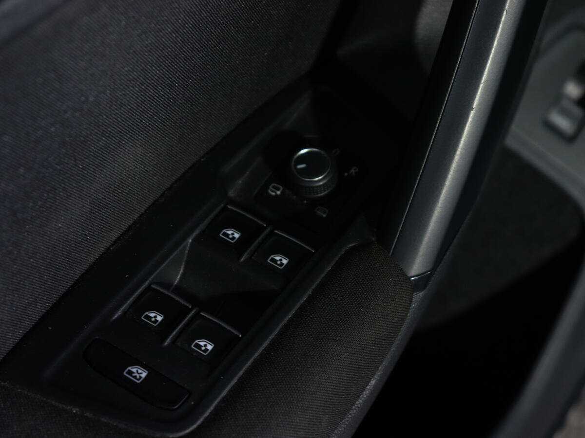 Купить Volkswagen Tiguan с пробегом. Фото: #17