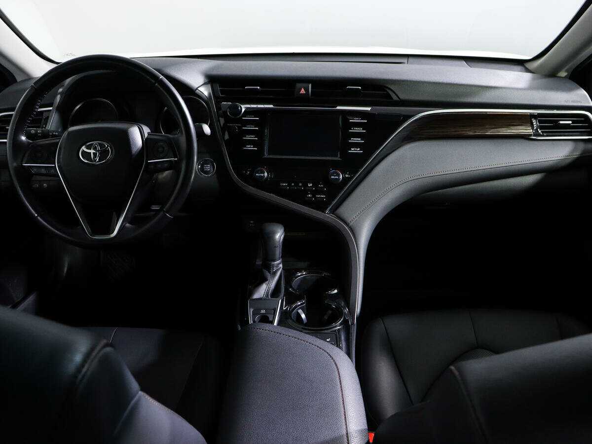 Купить Toyota Camry с пробегом. Фото: #11