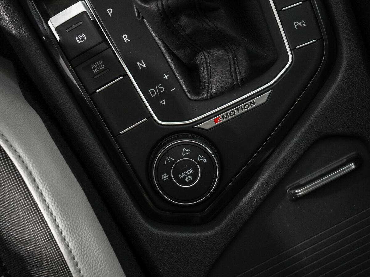 Купить Volkswagen Tiguan с пробегом. Фото: #10
