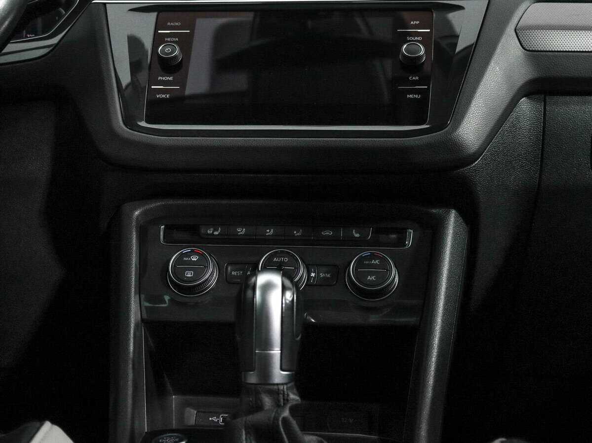 Купить Volkswagen Tiguan с пробегом. Фото: #15