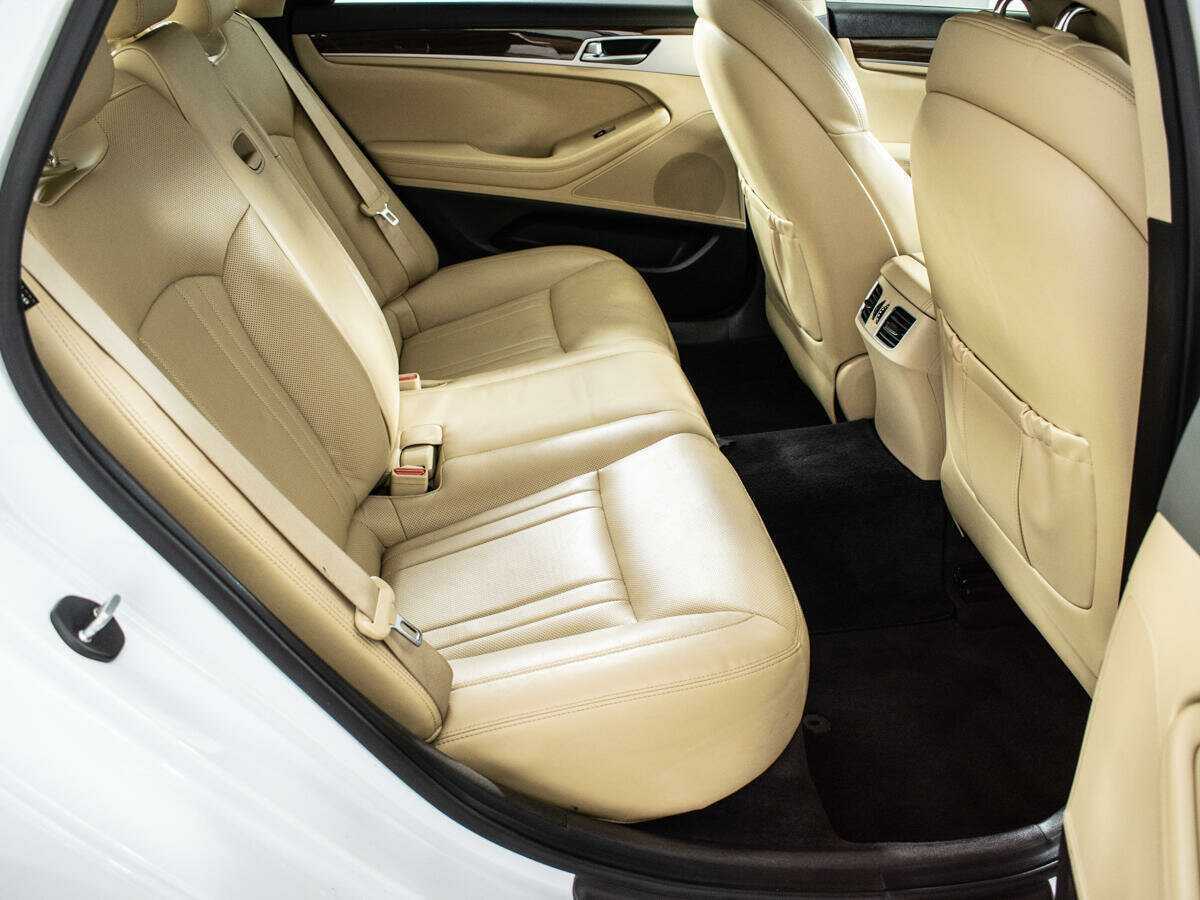 Купить Hyundai Genesis с пробегом. Фото: #10