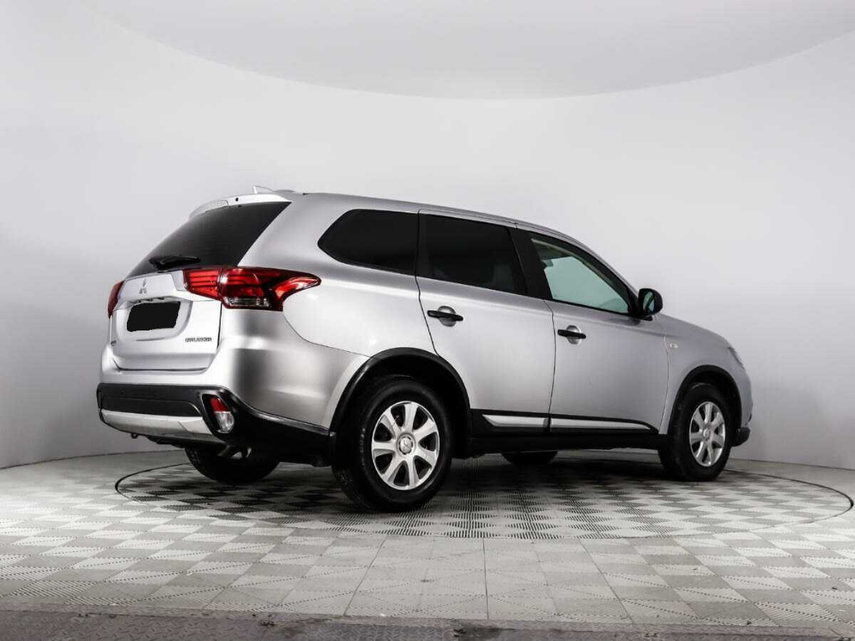 Купить Mitsubishi Outlander с пробегом. Фото: #4