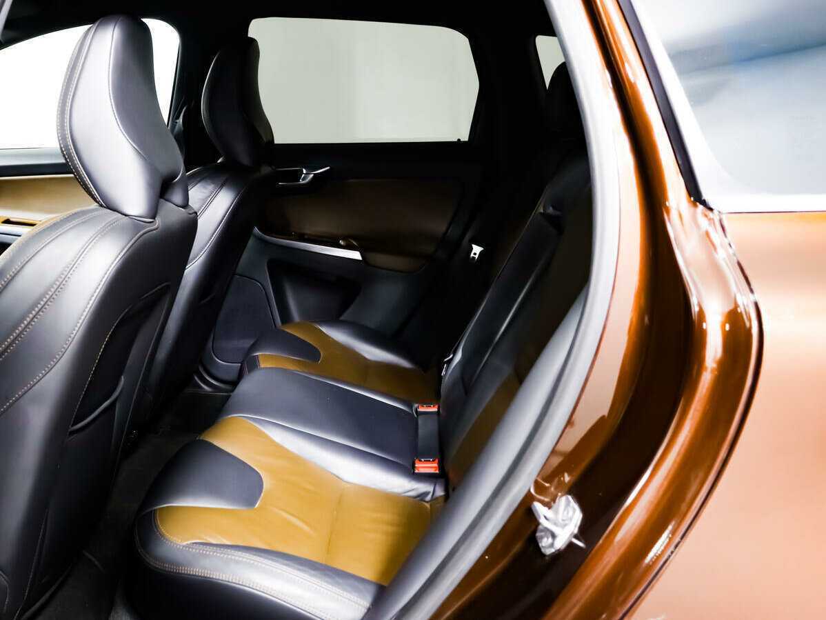 Купить Volvo XC60 с пробегом. Фото: #11
