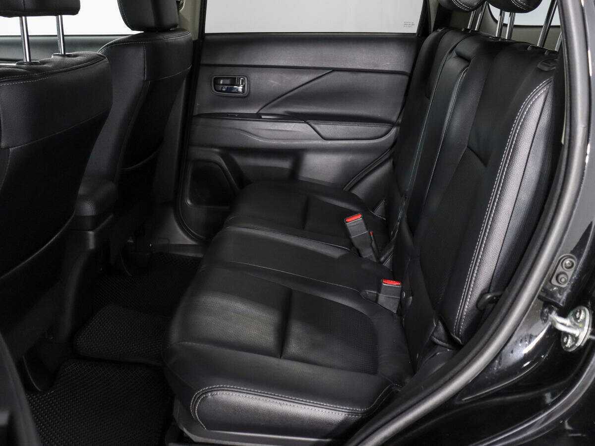 Купить Mitsubishi Outlander с пробегом. Фото: #10