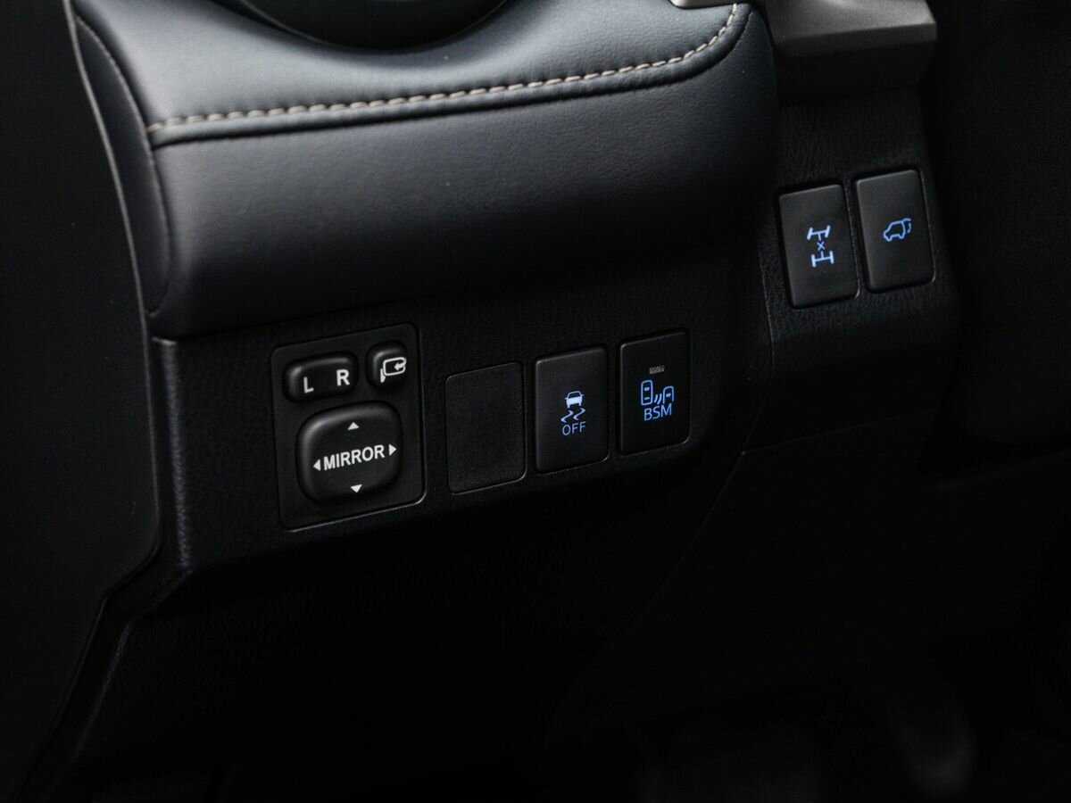 Купить Toyota RAV4 с пробегом. Фото: #16