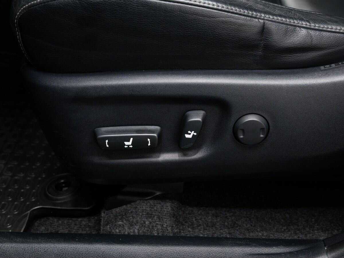 Купить Toyota RAV4 с пробегом. Фото: #17