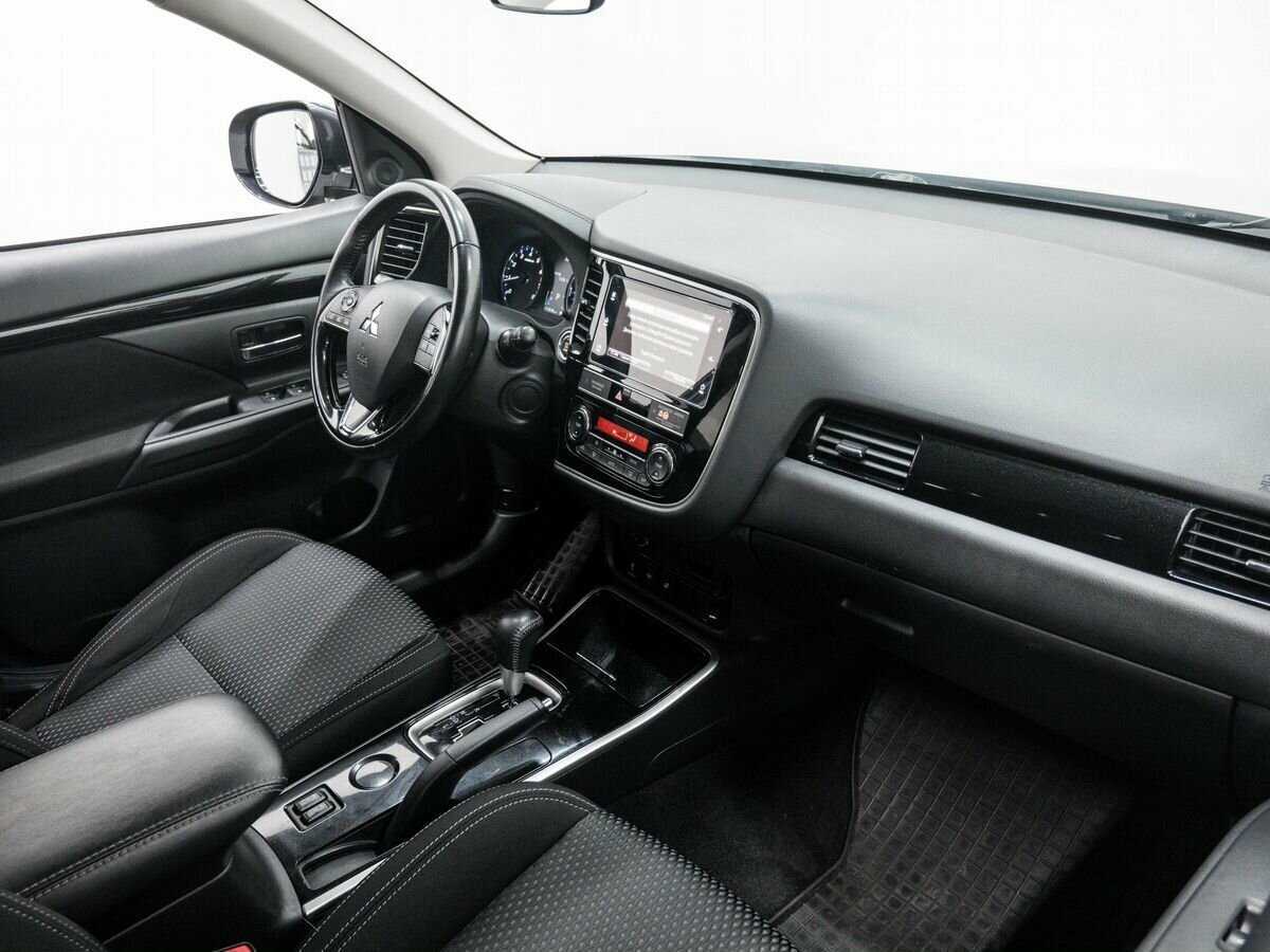 Купить Mitsubishi Outlander с пробегом. Фото: #7