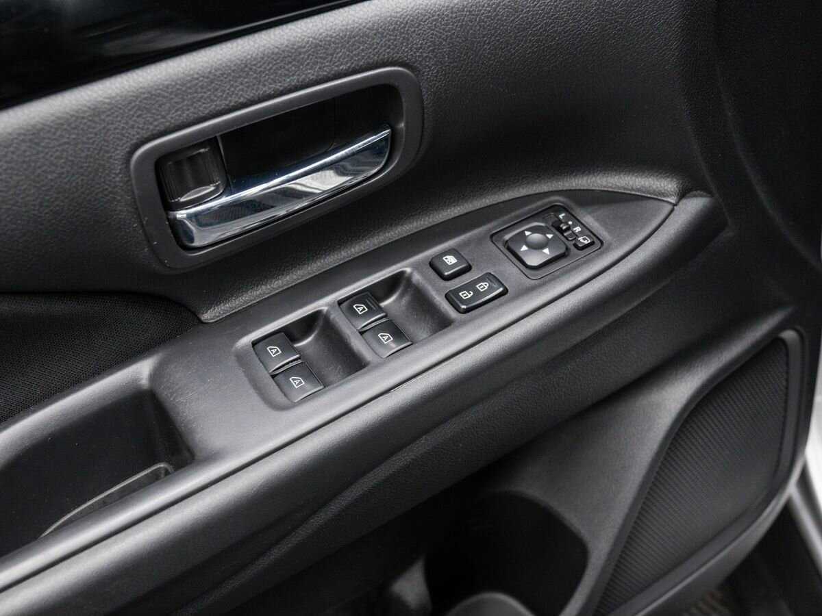 Купить Mitsubishi Outlander с пробегом. Фото: #15