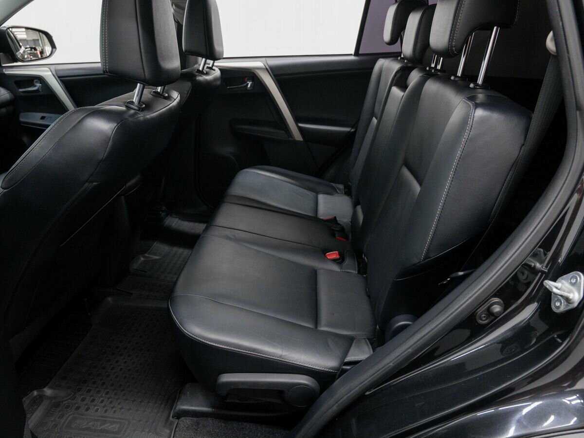 Купить Toyota RAV4 с пробегом. Фото: #10