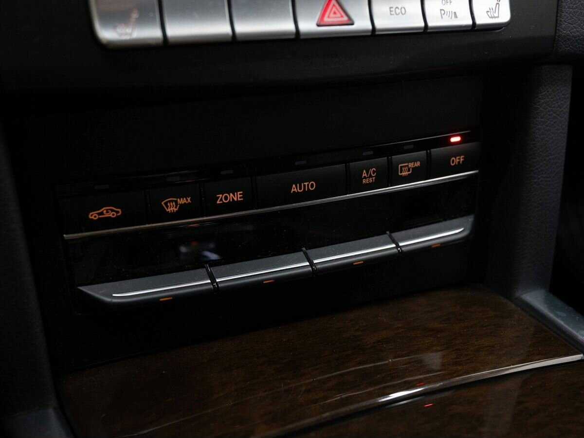 Купить Mercedes-Benz E-Класс с пробегом. Фото: #24