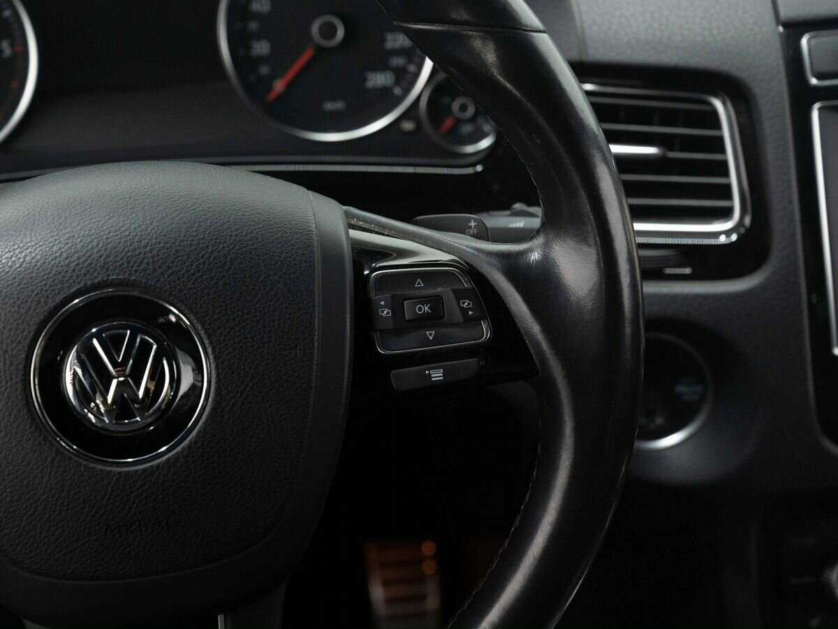 Купить Volkswagen Touareg с пробегом. Фото: #16
