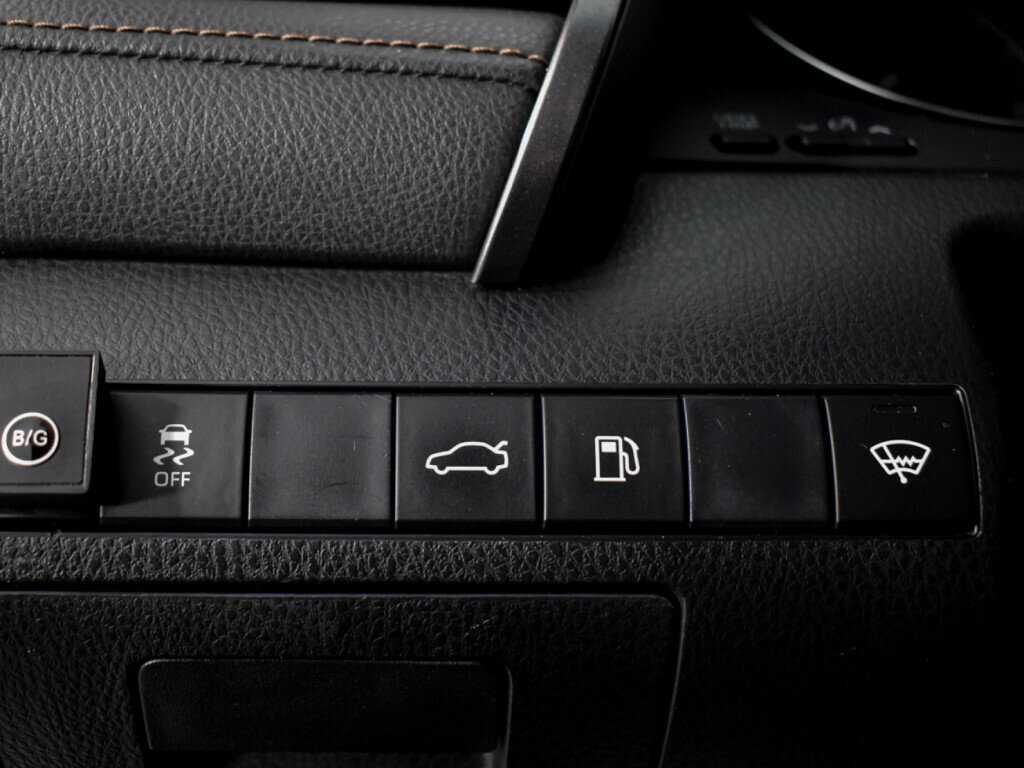 Купить Toyota Camry с пробегом. Фото: #7