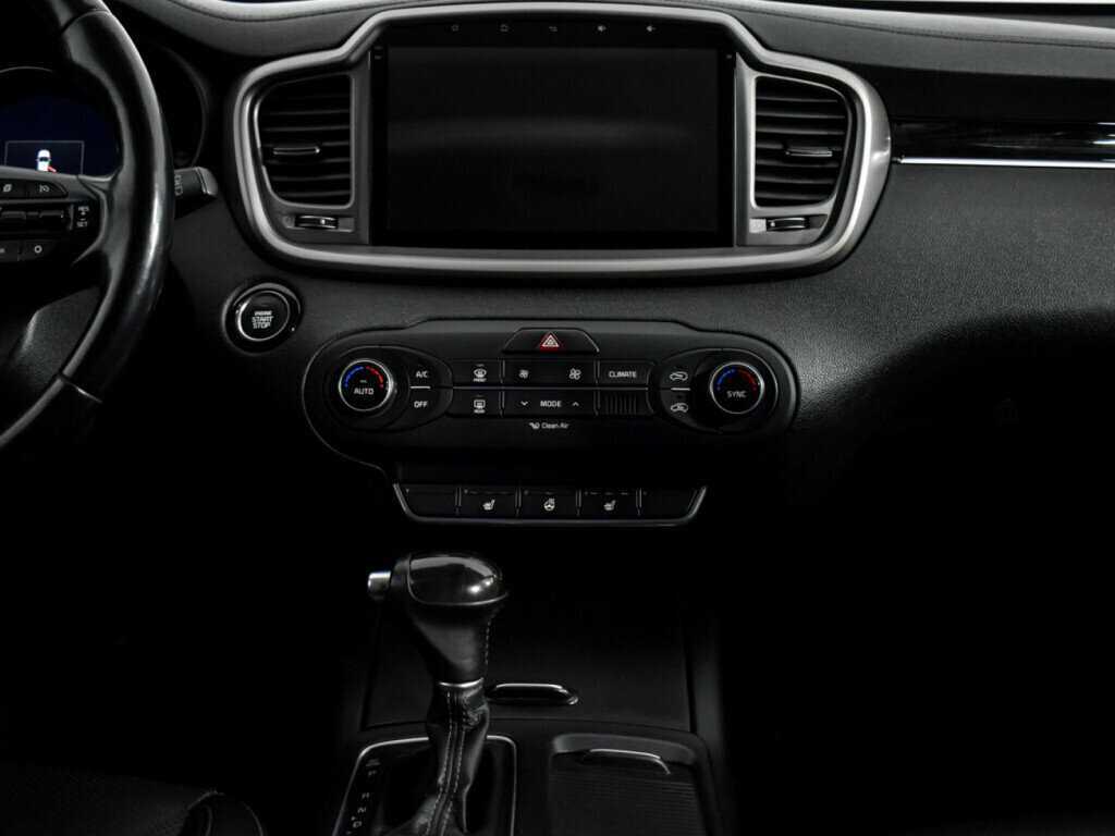 Купить Kia Sorento с пробегом. Фото: #12