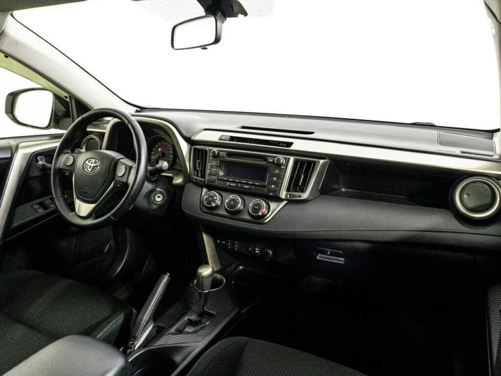 Купить Toyota RAV4 с пробегом. Фото: #8