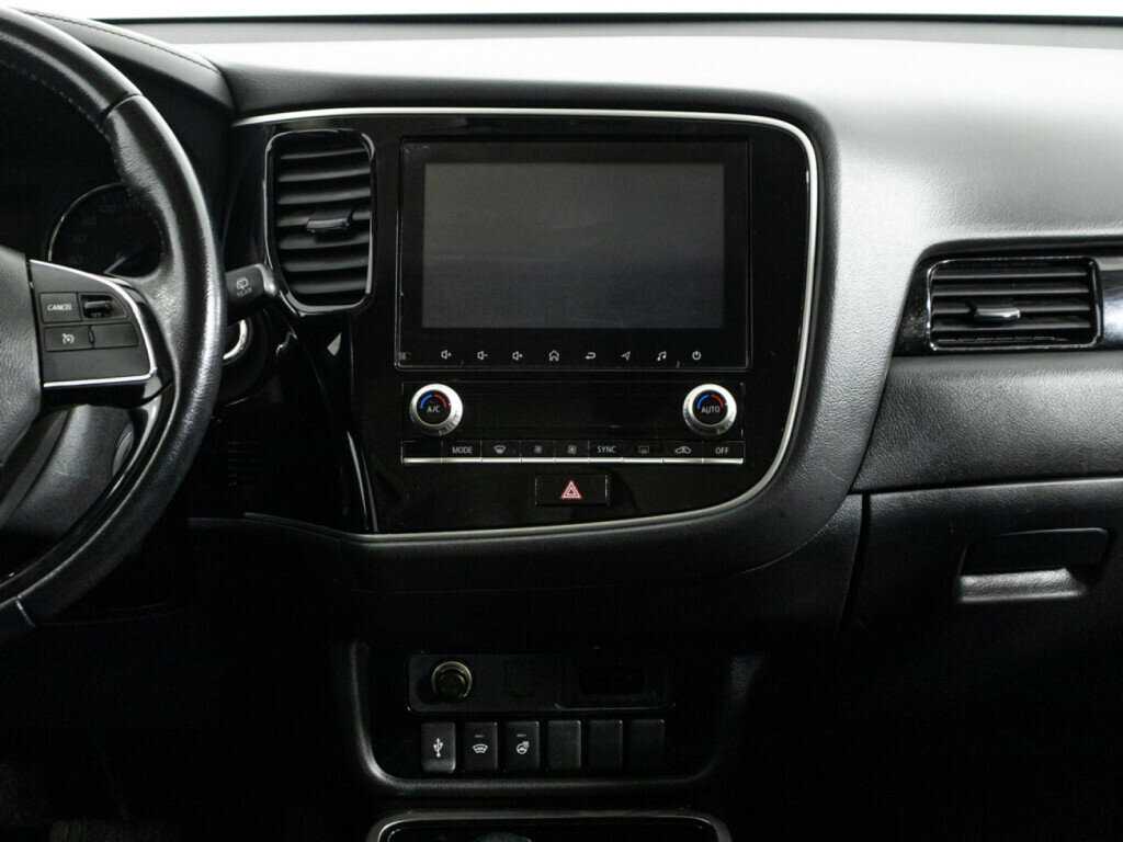 Купить Mitsubishi Outlander с пробегом. Фото: #13