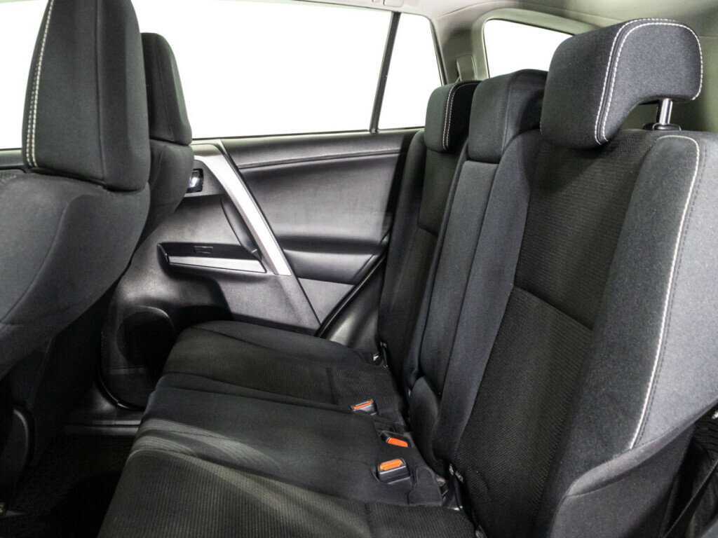 Купить Toyota RAV4 с пробегом. Фото: #9