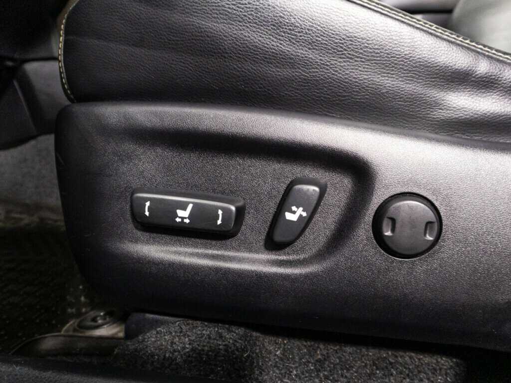 Купить Toyota RAV4 с пробегом. Фото: #16