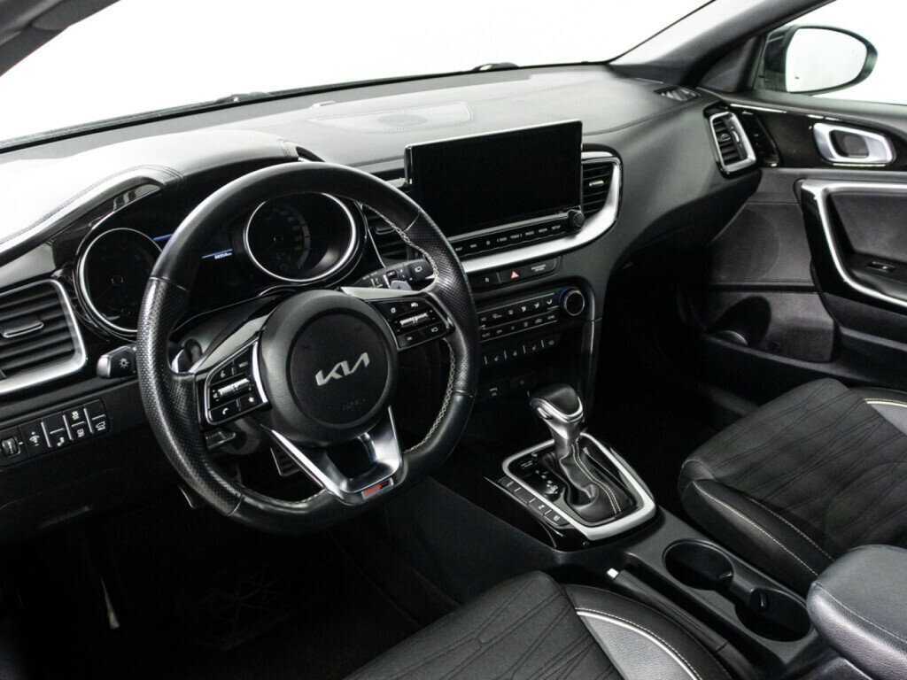 Купить Kia Ceed с пробегом. Фото: #8