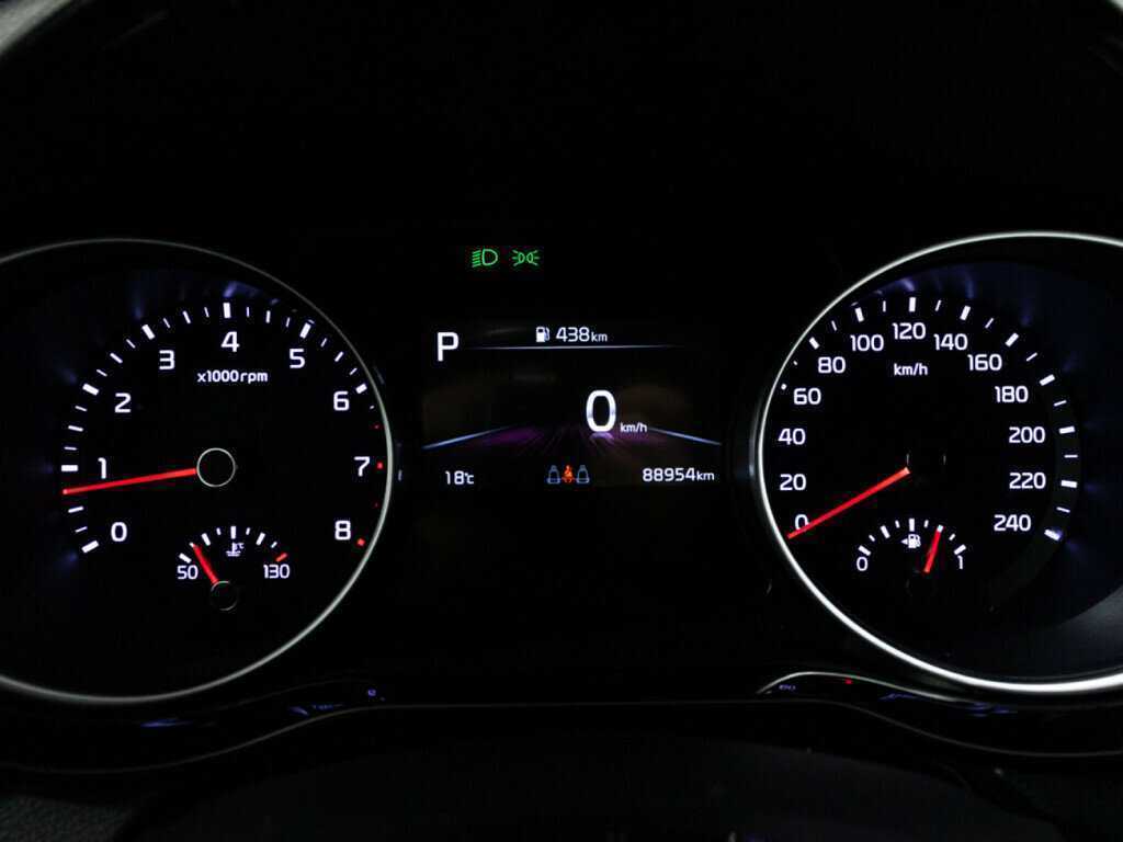 Купить Kia Ceed с пробегом. Фото: #9