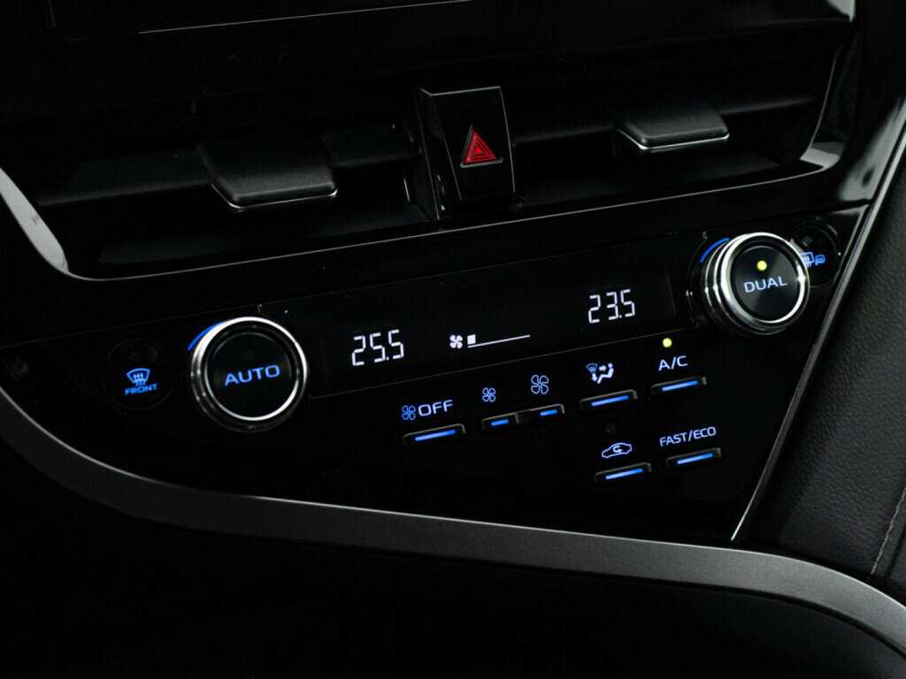 Купить Toyota Camry с пробегом. Фото: #17