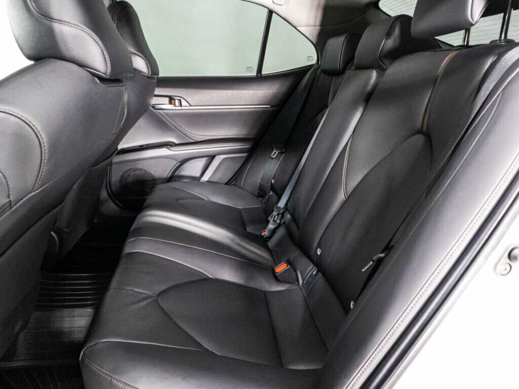 Купить Toyota Camry с пробегом. Фото: #9