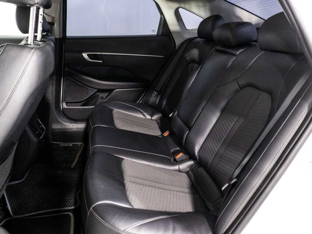 Купить Hyundai Sonata с пробегом. Фото: #9
