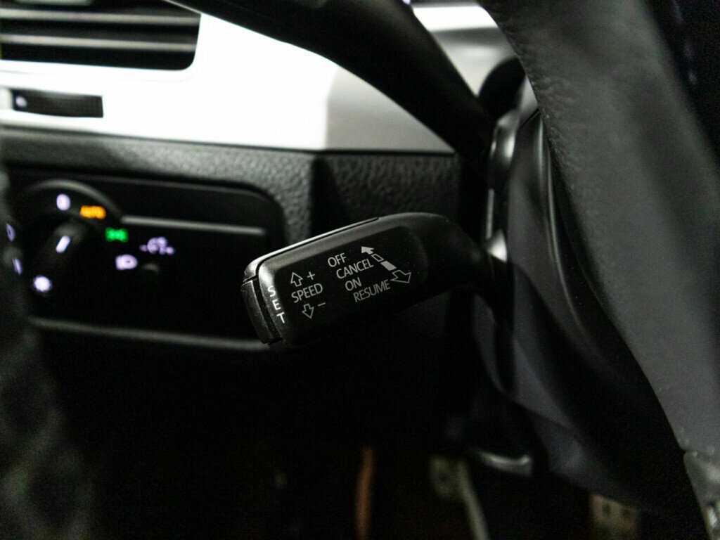 Купить Volkswagen Touareg с пробегом. Фото: #19