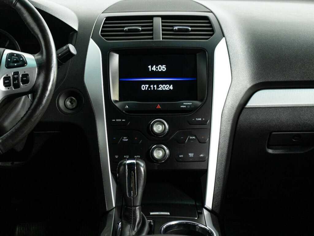 Купить Ford Explorer с пробегом. Фото: #13