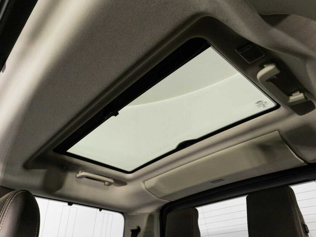 Купить Land Rover Discovery с пробегом. Фото: #17