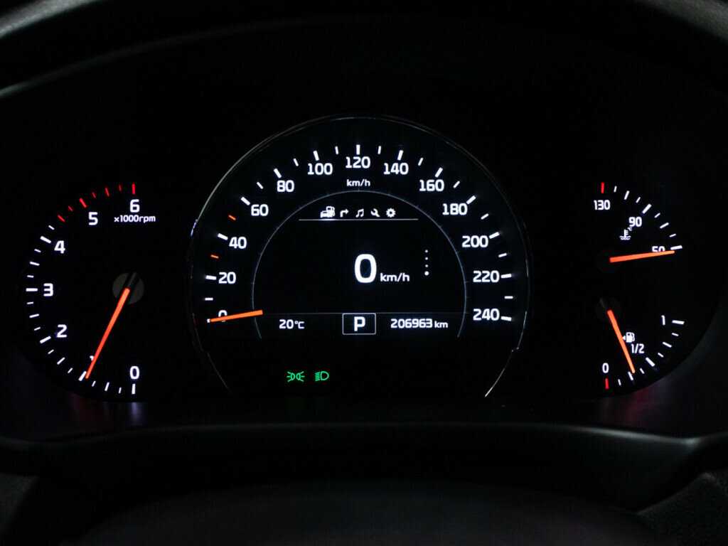 Купить Kia Sorento с пробегом. Фото: #11