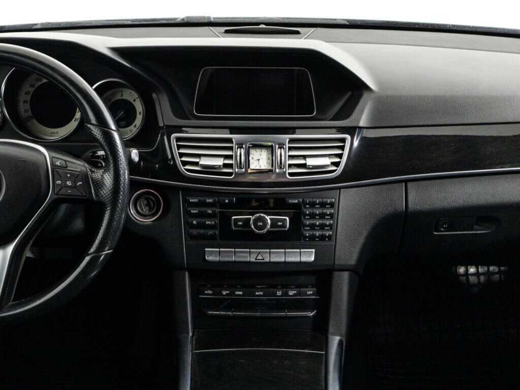 Купить Mercedes-Benz E-Класс с пробегом. Фото: #13