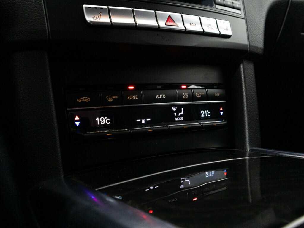 Купить Mercedes-Benz E-Класс с пробегом. Фото: #14