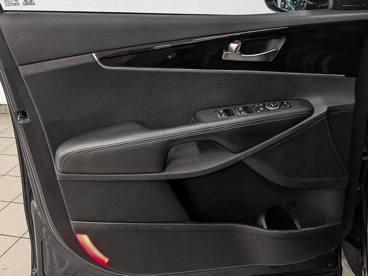 Купить Kia Sorento с пробегом. Фото: #18