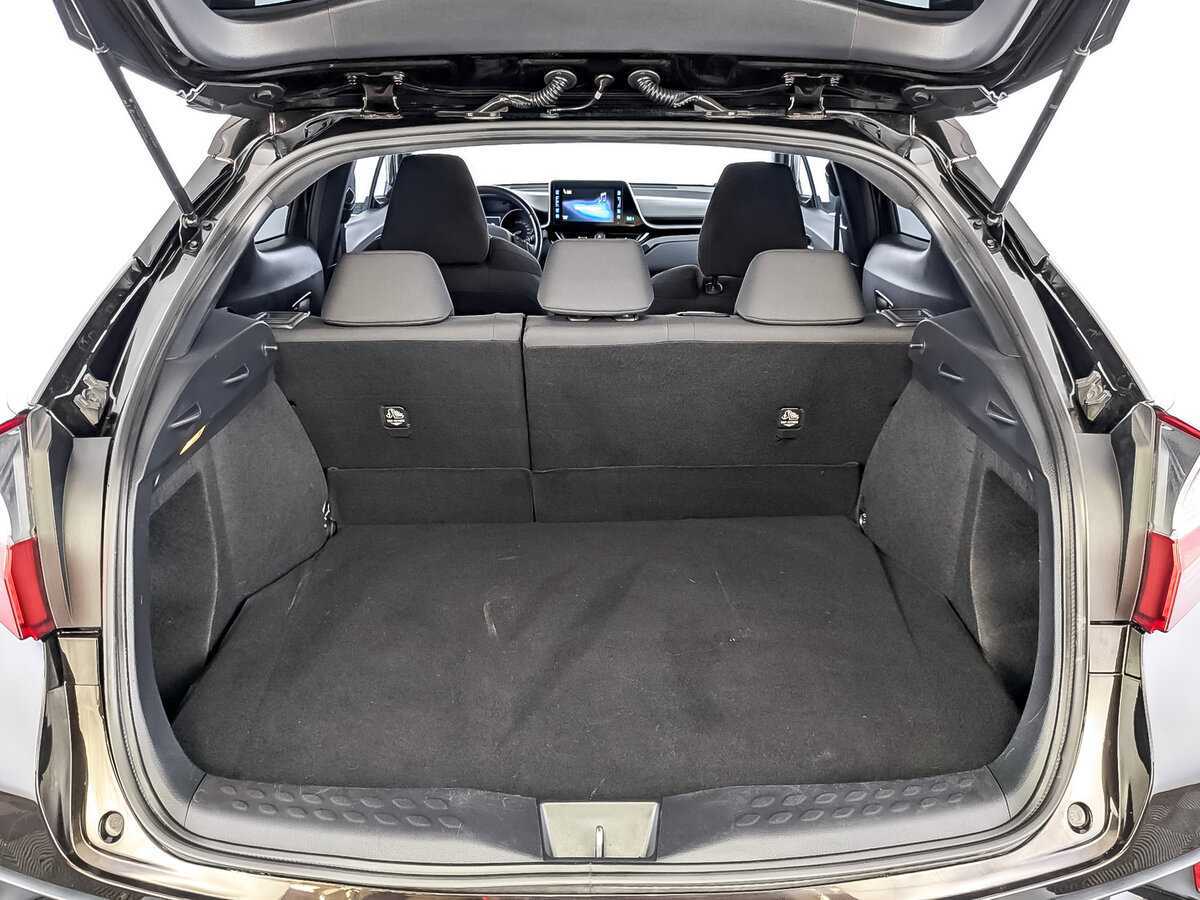 Купить Toyota C-HR с пробегом. Фото: #9