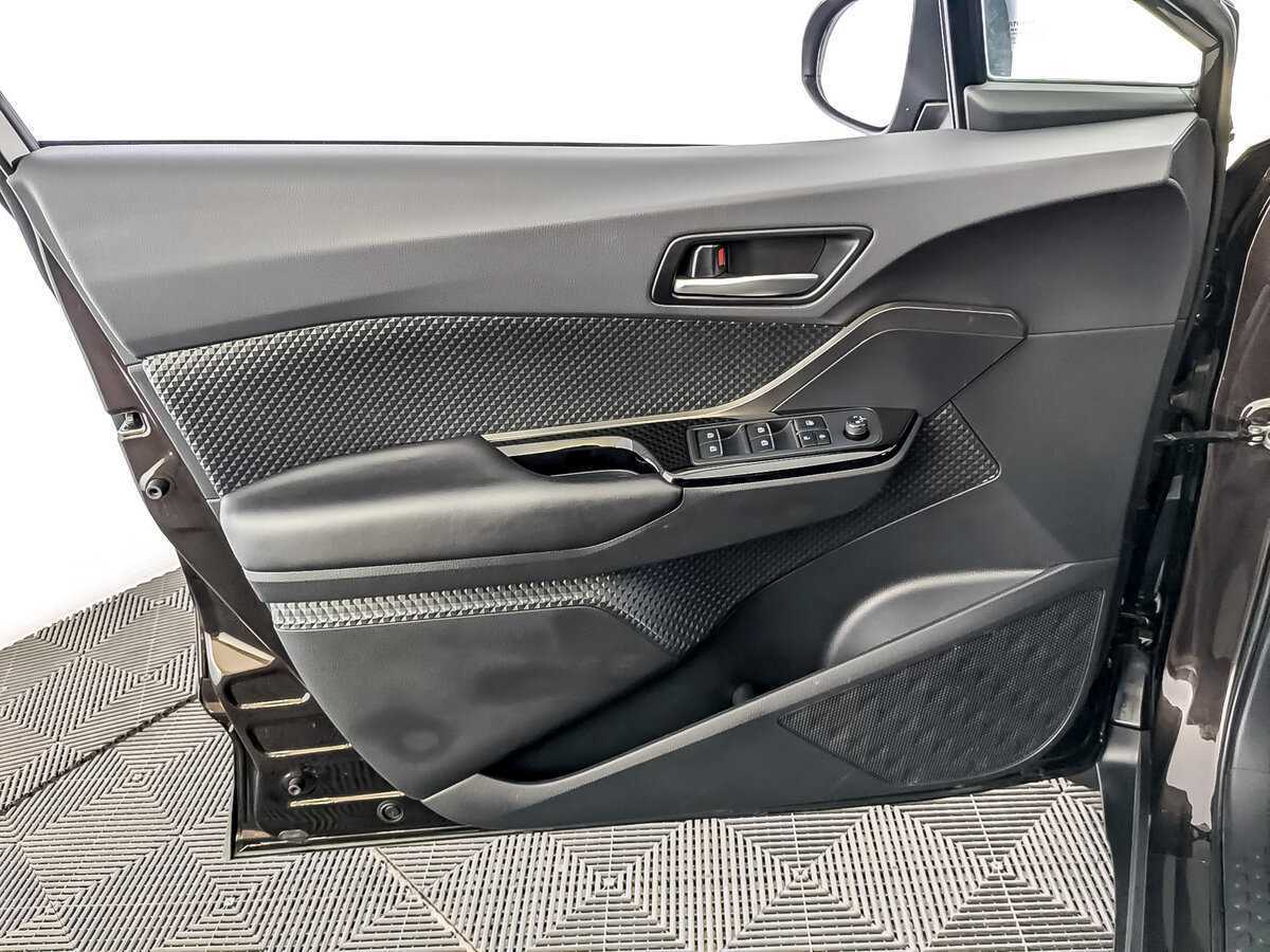 Купить Toyota C-HR с пробегом. Фото: #18
