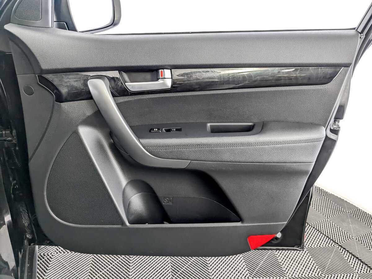 Купить Kia Sorento с пробегом. Фото: #24